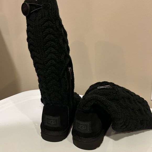 UGG Classic Cardy Cabled Knit Inside Zipper Boots - Picture 9 of 14